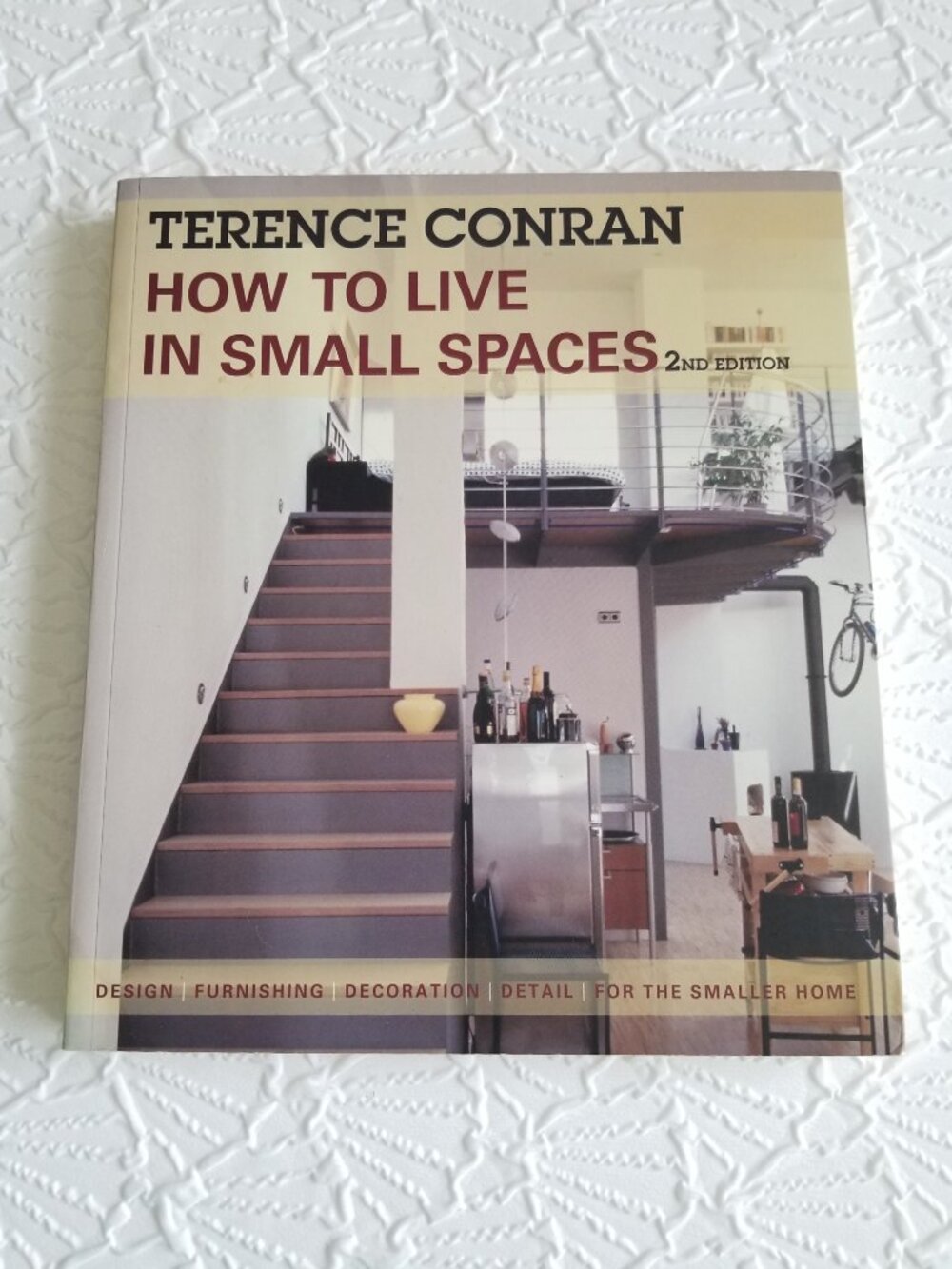 How to live in Small Spaces Book